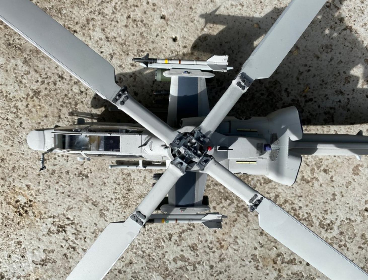 Academy 1: 35 - Bell Ah-1Z Shark Mouth USMC customer photo 1