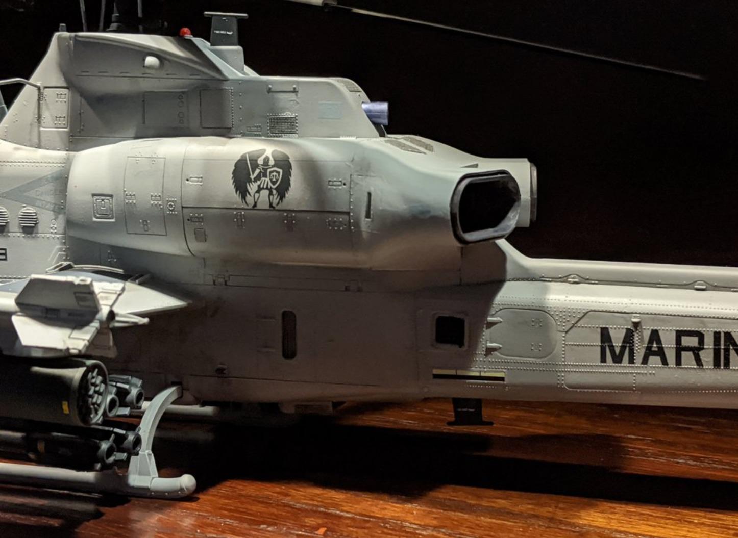 Academy 1: 35 - Bell Ah-1Z Shark Mouth USMC customer photo 2