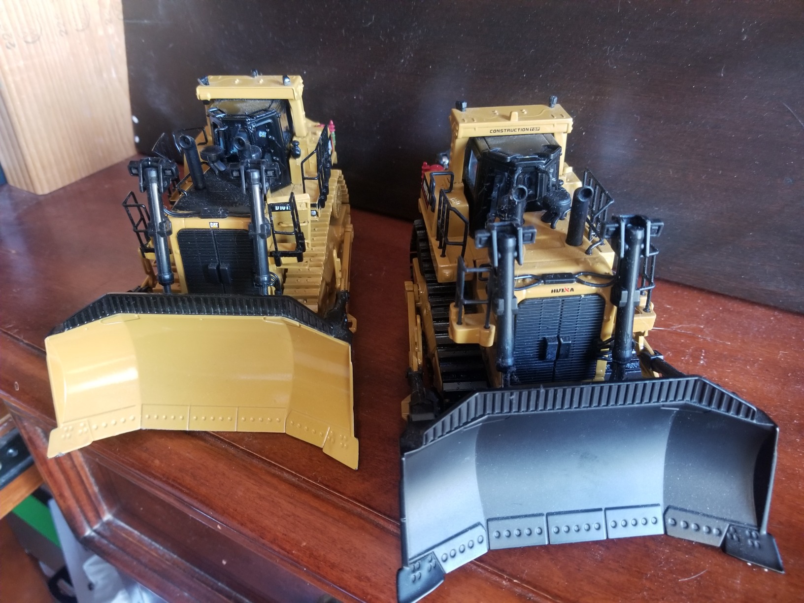fisca 1/50 Diecast Bulldozer Model Metal Construction Vehicle Toy customer photo 2