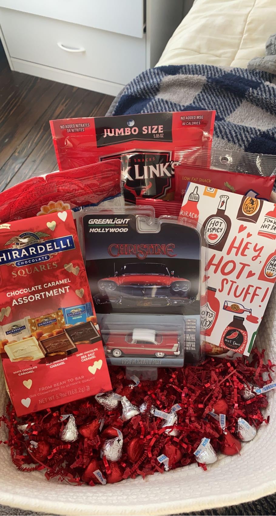Greenlight 1:64 Hollywood Series 23 - Christine - 1958 Plymouth Fury (RED/White ROOF) 44830-C customer photo 1