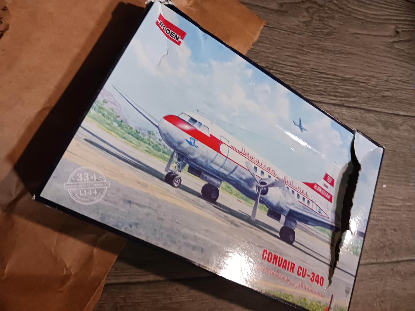 Roden 334-1/144 Convair CV-340 Hawaiian Airlines Aircraft Kit customer photo 1