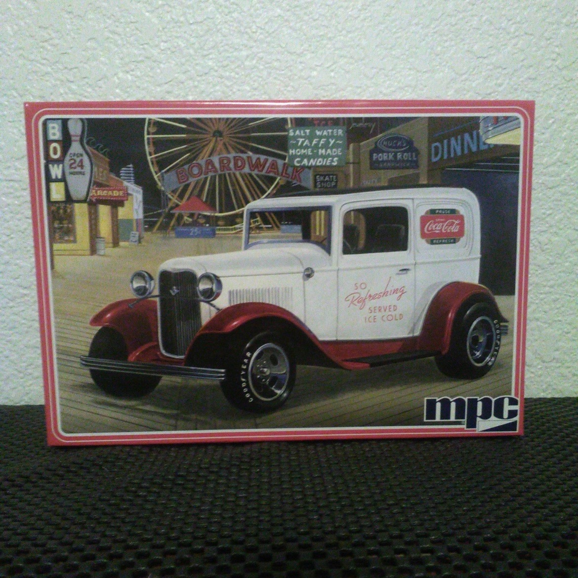 C.P.M. 1932 Ford Sedan Delivery Coca Cola 1:25 Scale MPC Plastic Car Kit customer photo 2