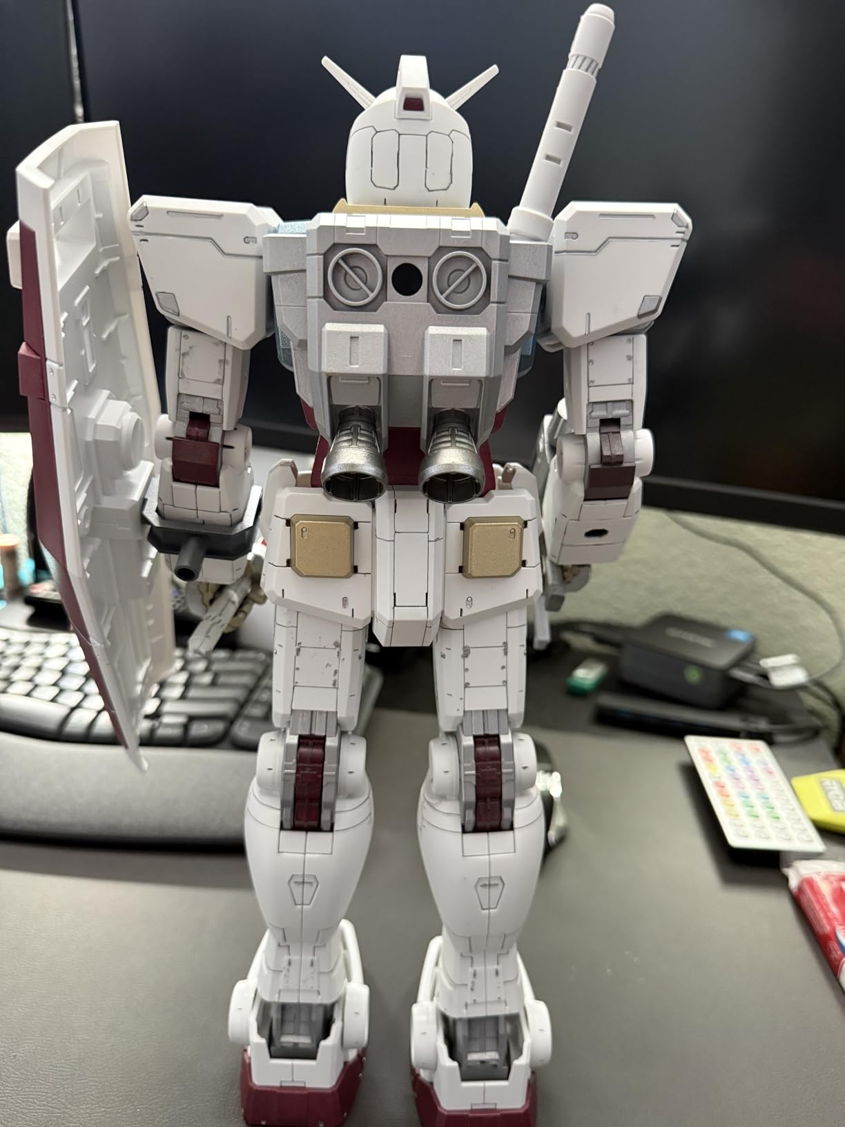 Electronic Arts Bandai Hobby - RX-78-2 GUNDAM 1/48, Bandai Mega Size Black customer photo 1