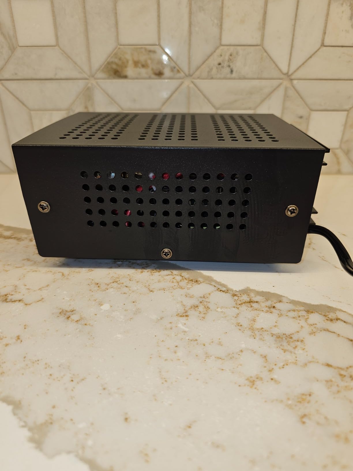 Universal Compact Bench Power Supply - 7 Amp Regulated Home Lab Benchtop AC-Dc Converter Power Supply for CB Radio, HAM W/ 13.8 Volt Dc 120V AC Supply, Dual USB, Cigarette Lighter - Pyramid PSU990KX customer photo 2