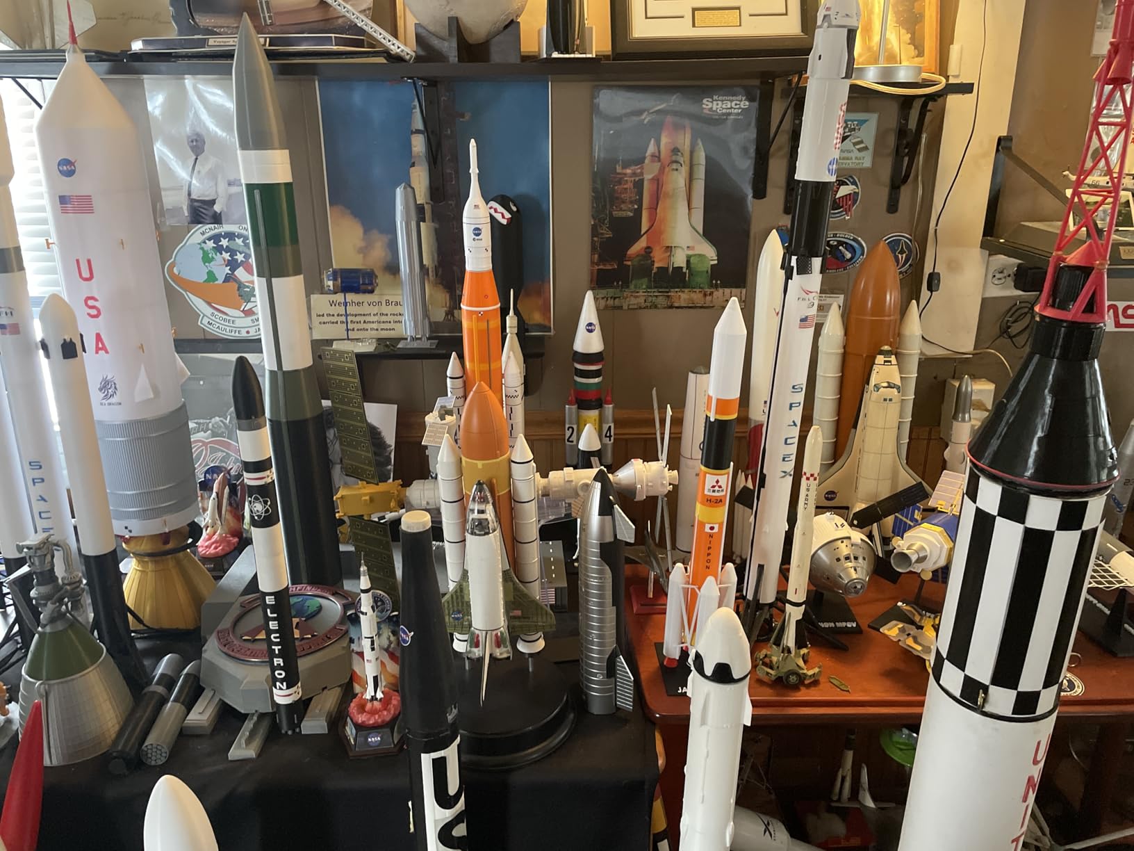 OPO 10 - Aerospace Concorde 1969 Scale 1/200 (30 cms) Silver - Airplane Silver Classics Collection customer photo 2