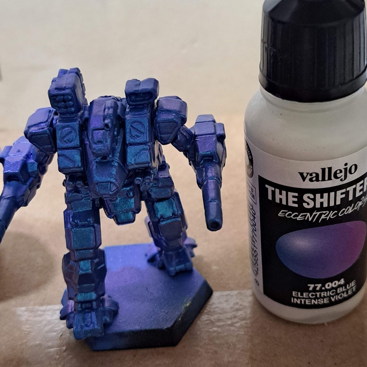 Vallejo - The Shifters Galaxy Dust | Set of 6 Metallic Acrylic Airbrush Colours | Ideal for Painting Fantasy Figures and Wargames | Contains 6 bottles x 17 ml (0.57 fl.oz.) customer photo 1