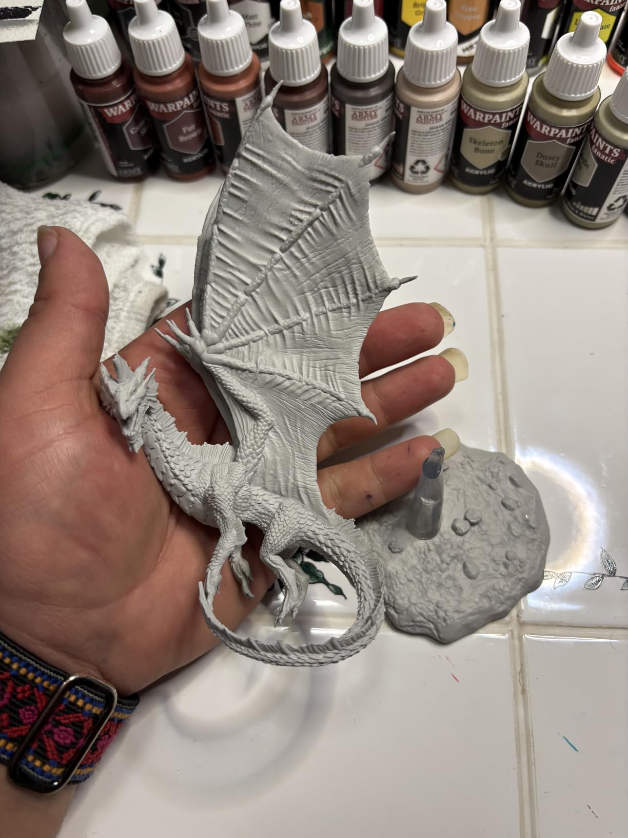 WizKids D&D Nolzur's Marvelous Miniatures: Young Silver Dragon customer photo 1