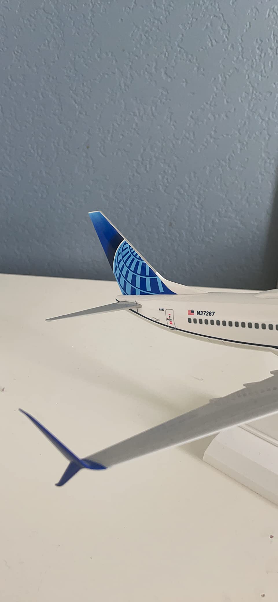Daron SkyMarks United 737-800 2019 New Livery 1/130 (SKR1028) customer photo 2