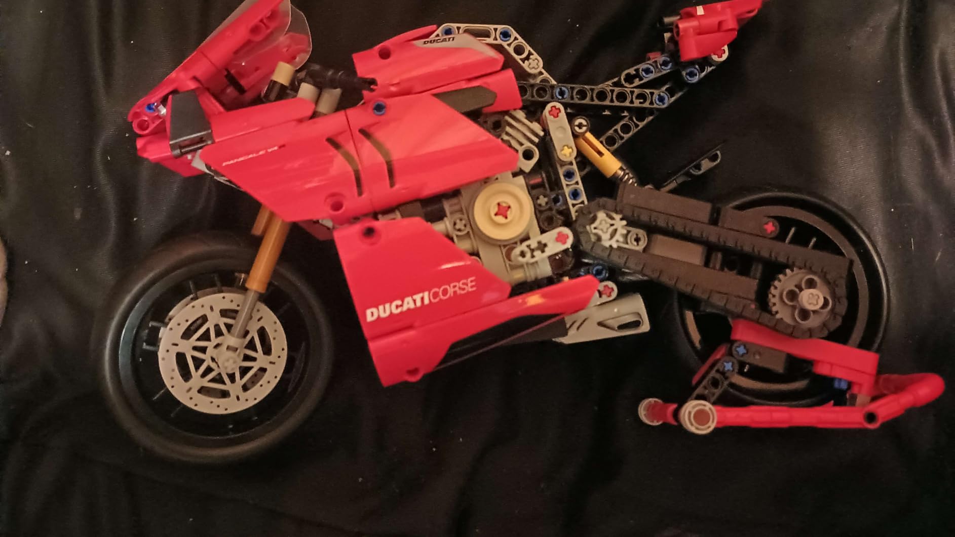LEGO Technic Ducati Panigale V4 R Motorcycle 42107 Building Set - Collectible Superbike Display Model Kit with Gearbox and Working Suspension, Fun for Adults, and Motorcycle Enthusiasts customer photo 1