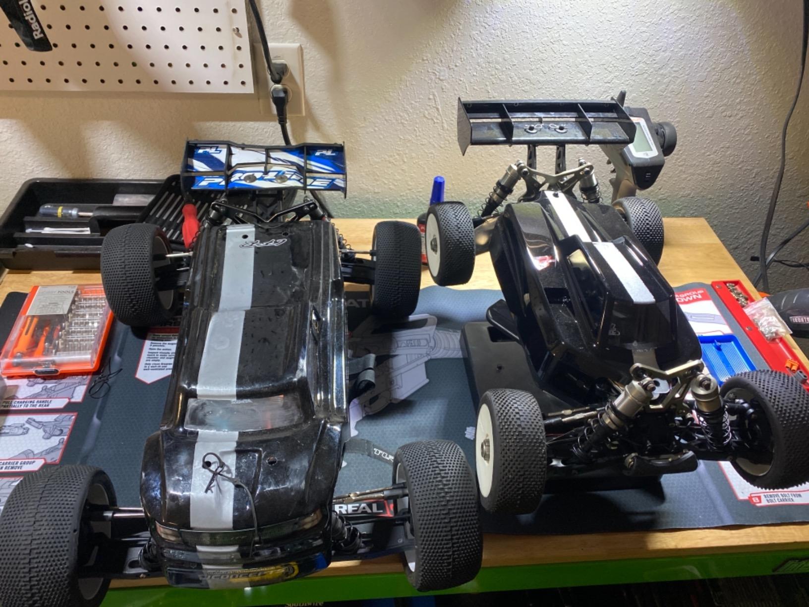 8IGHT XT/XTE Race Kit 1/8 4 Wheel Drive Nitro/Elec Truggy TLR04009 CarsGas Kit 1/8 Off-Road customer photo 1
