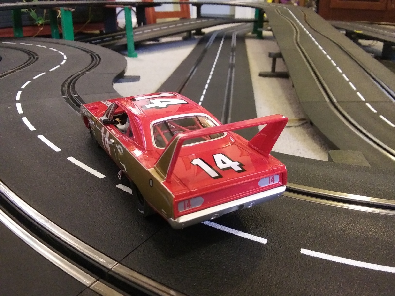 Carrera 30944 Plymouth Superbird No. 14 1:32 Scale Digital Slot Car Racing Vehicle customer photo 2