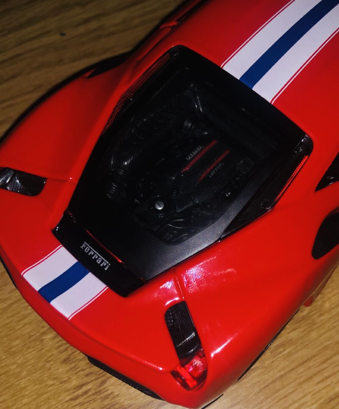 1:24 Assembly Line Ferrari 488 Pista - Red customer photo 2