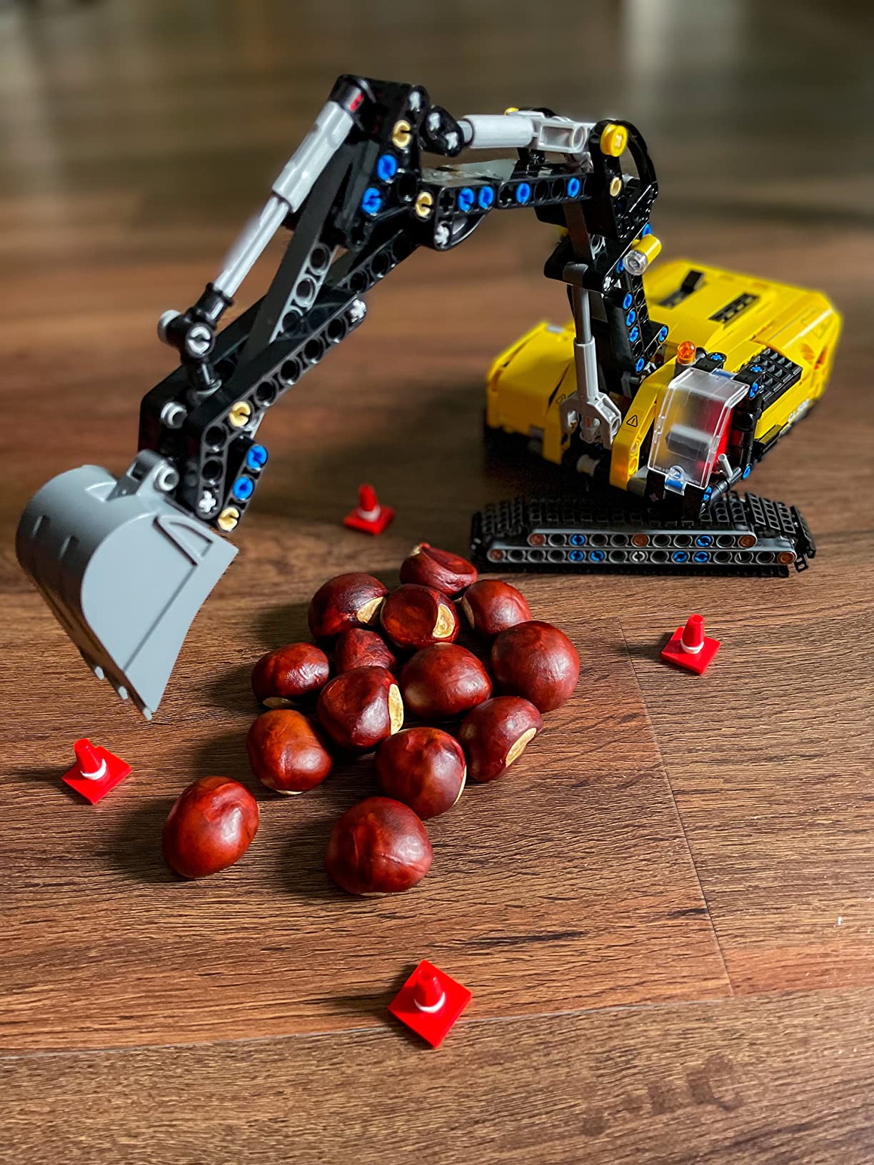 Technic Heavy-Duty Excavator 42121 Toy Building Kit; A Cool Birthday or Anytime Gift for Kids Who Enjoy Construction Toys; The 2-in-1 Design Gives Hours More Building Fun, New 2021 (569 Pieces) customer photo 2