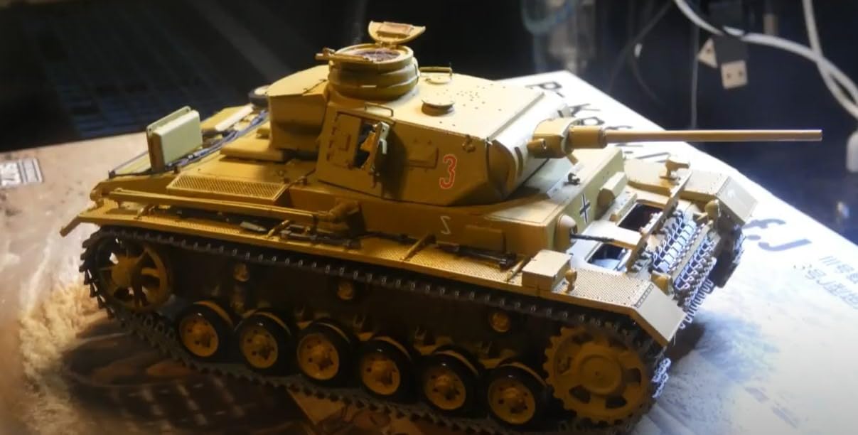 Rye Field Model Pz.Kpfw.III Ausf.J Tank w/Full Interior & Workable Track Links customer photo 1