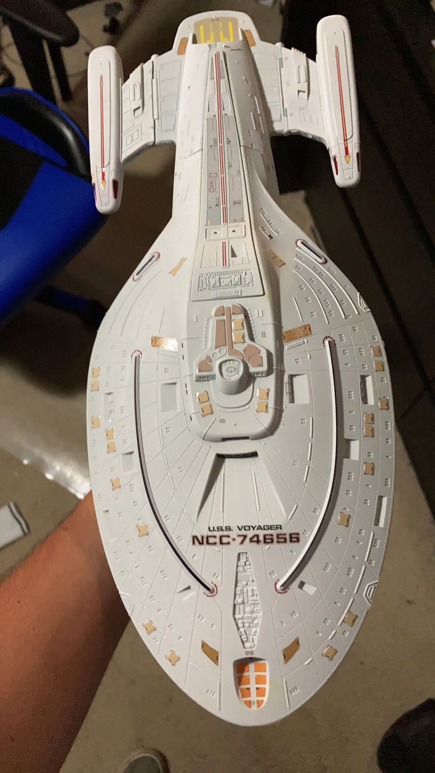 Polar Lights Star Trek U.S.S. Voyager (Snap) 2T 1:1000 Scale Model Kit (POL980M) customer photo 2