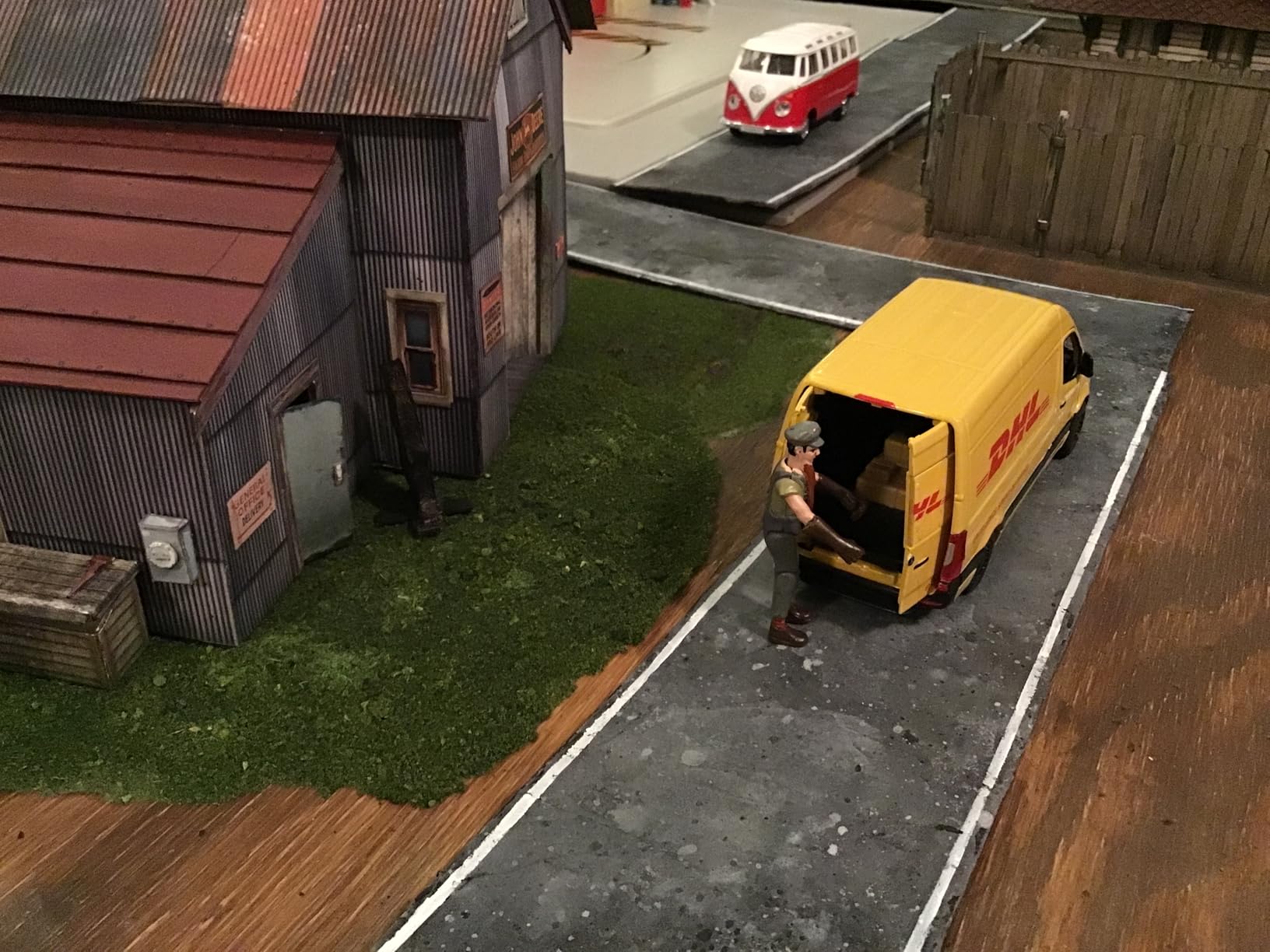 KiNSMART - Mercedes-Benz Sprinter Cargo Van 1:48 O Scale 5