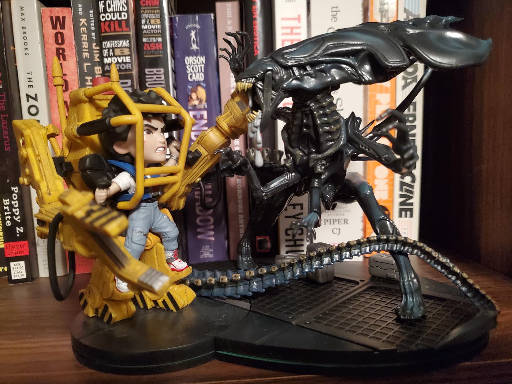 Aliens Alien Queen Q-FIG MAX Elite Diorama customer photo 1
