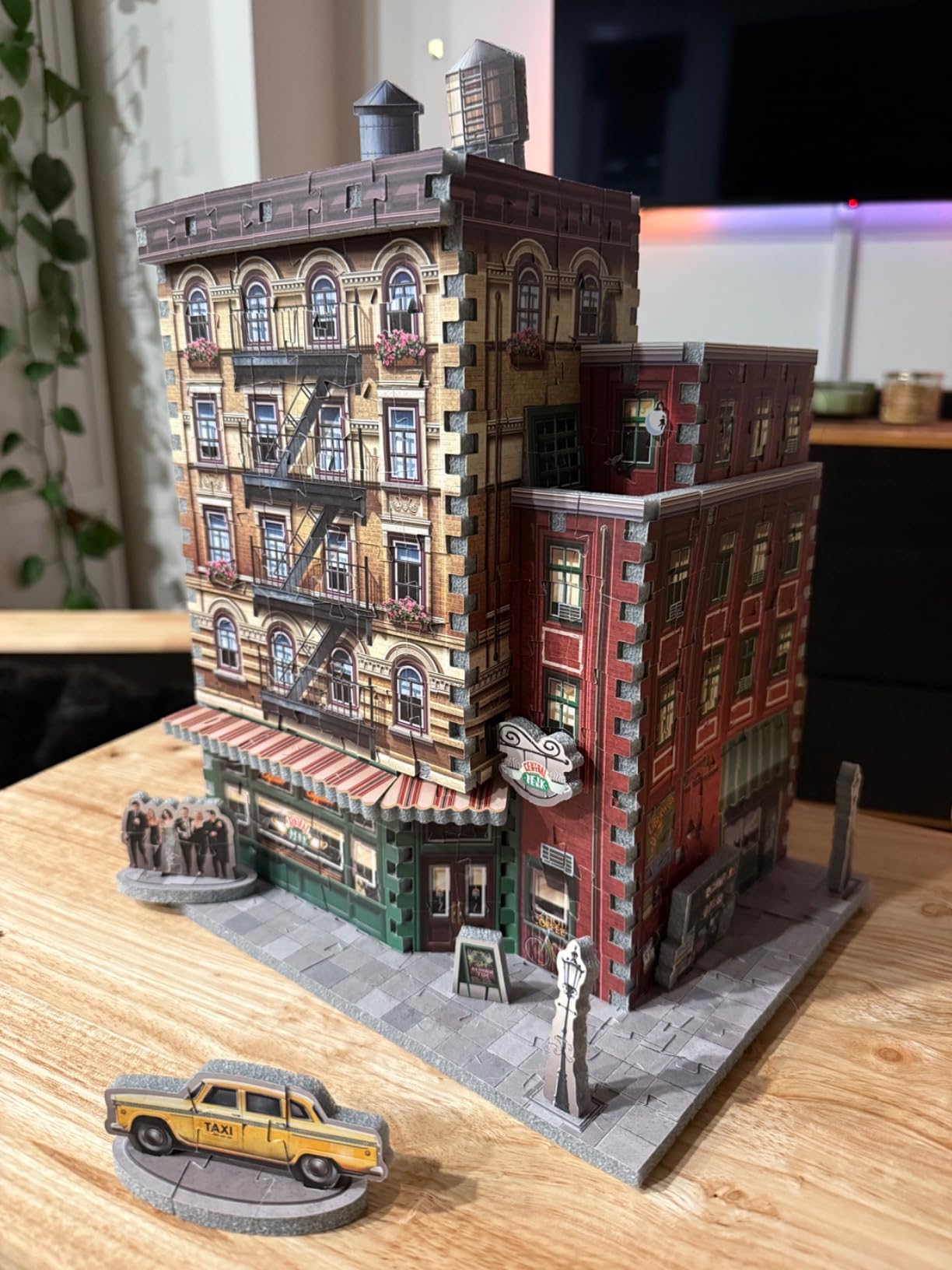 Wrebbit3D Friends 3D Puzzle Model of Central Perk | 440 Real Jigsaw Puzzle Pieces | Build The Iconic Cafe from The Hit TV Series customer photo 2