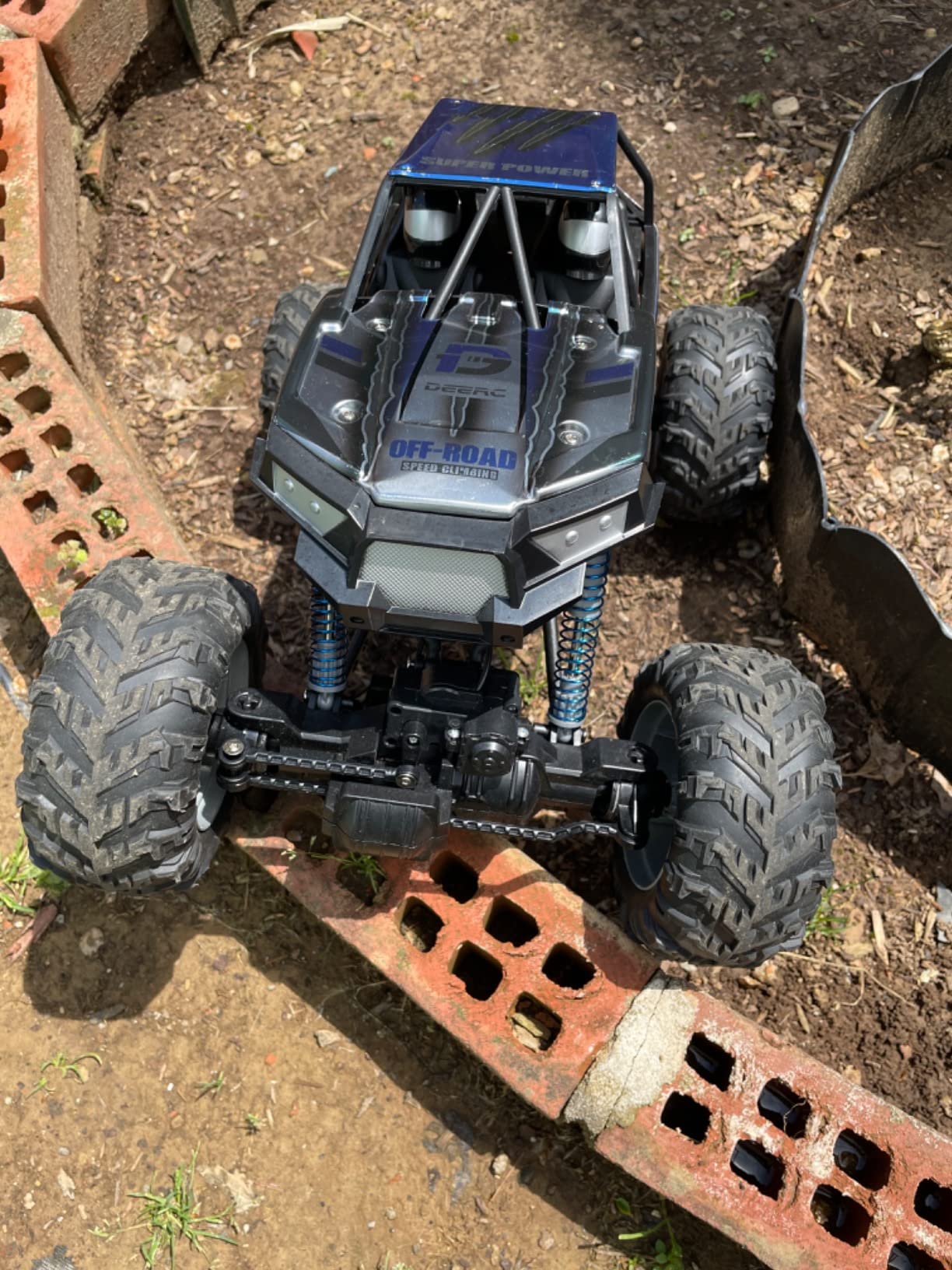 DEERC Large 1:8 Scale Upgraded Monster Truck Remote Control Car for Adults Boys, Off Road RC Cars with Realistic Sound, 2.4Ghz 4WD Rock Crawler Toy All Terrain Climbing, 2 Batteries for 80 Min Play customer photo 1