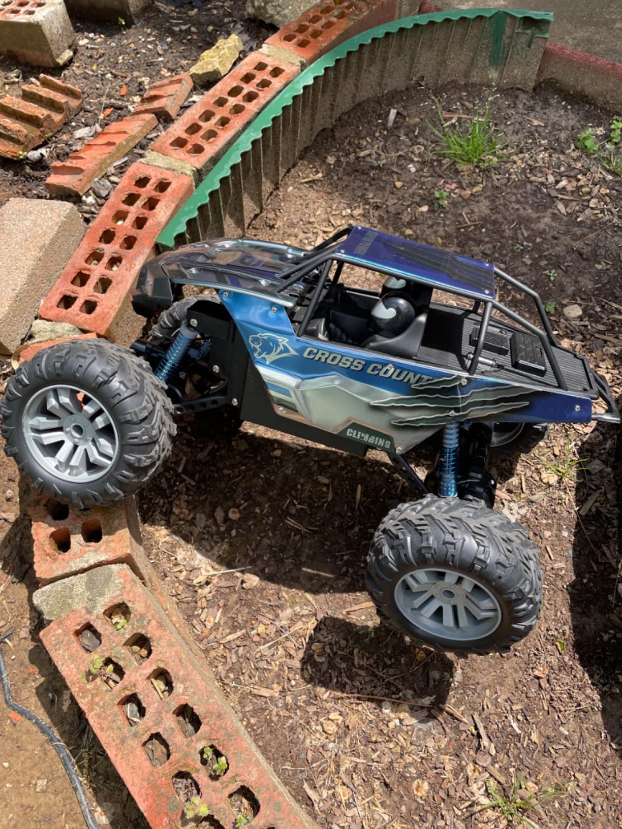 DEERC Large 1:8 Scale Upgraded Monster Truck Remote Control Car for Adults Boys, Off Road RC Cars with Realistic Sound, 2.4Ghz 4WD Rock Crawler Toy All Terrain Climbing, 2 Batteries for 80 Min Play customer photo 2