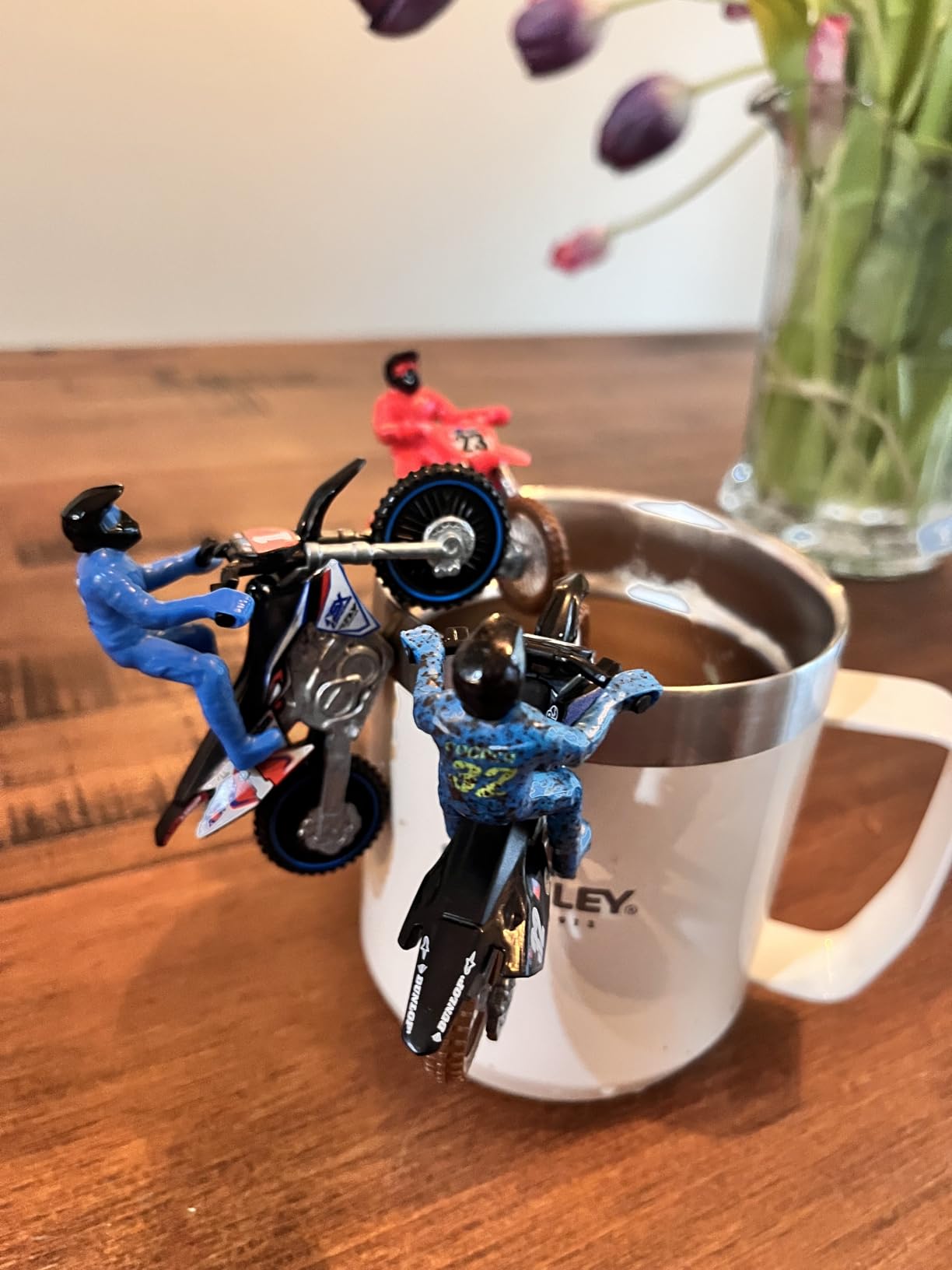Supercross, Authentic 5-Pack of 1:24 Scale Die-Cast Motorcycles with Rider Figure, Toy Moto Bike for Kids and Collectors Ages 3 and up customer photo 2