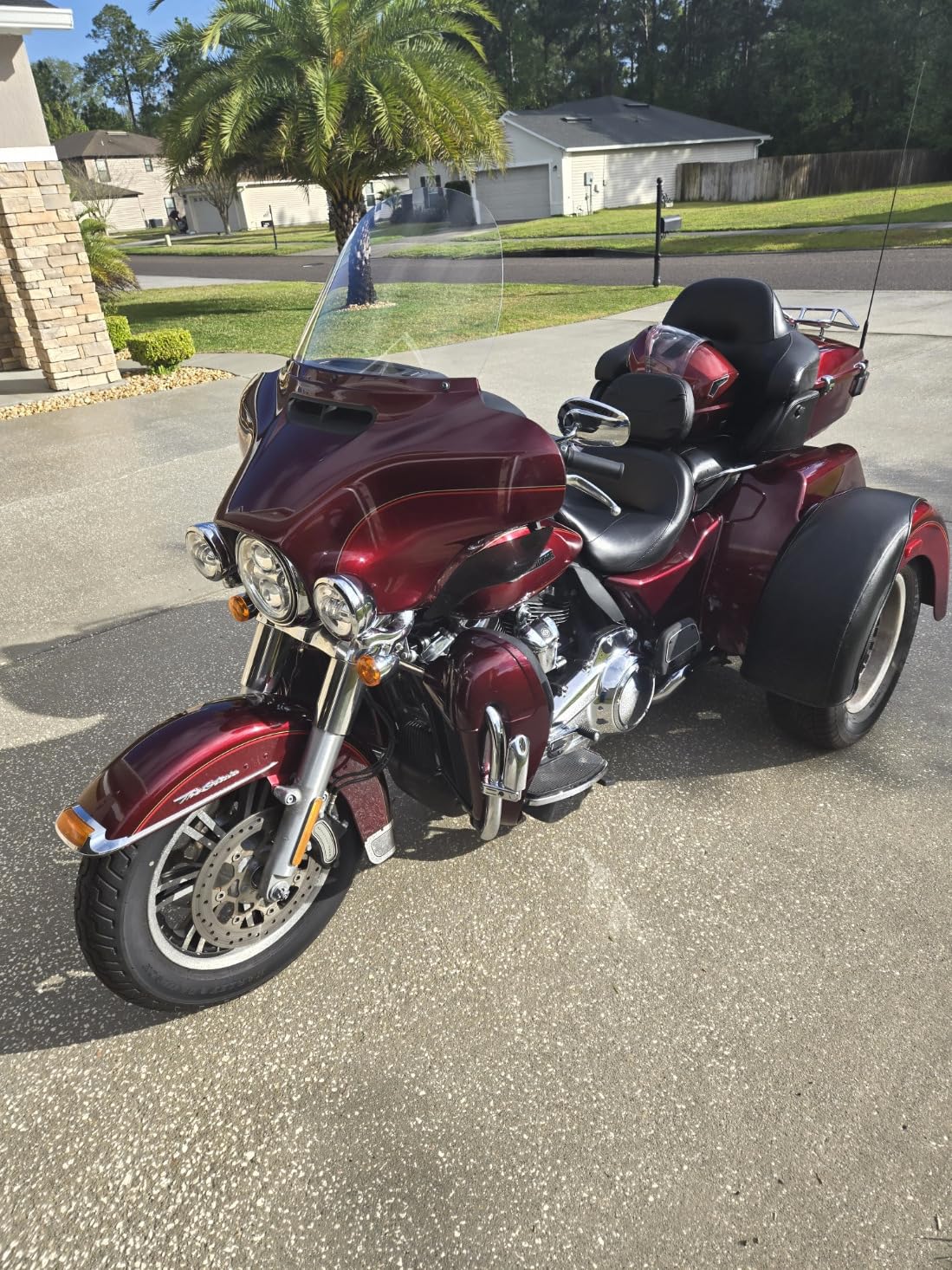Maisto 1:12 Scale Harley Davidson 2021 CVO Tri Glide Diescast Motorcycle customer photo 2