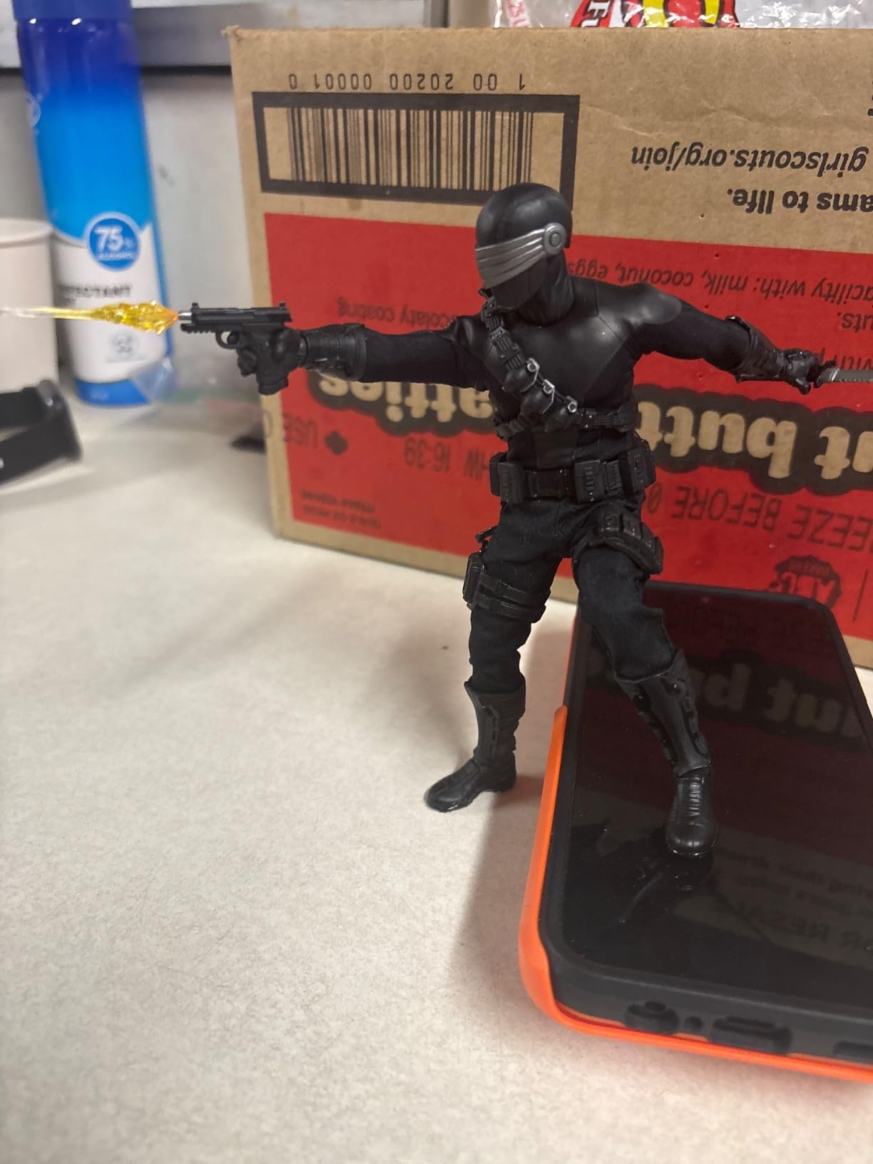 Mezco Toyz G.I. Joe: Snake Eyes One:12 Collective Deluxe Edition customer photo 2