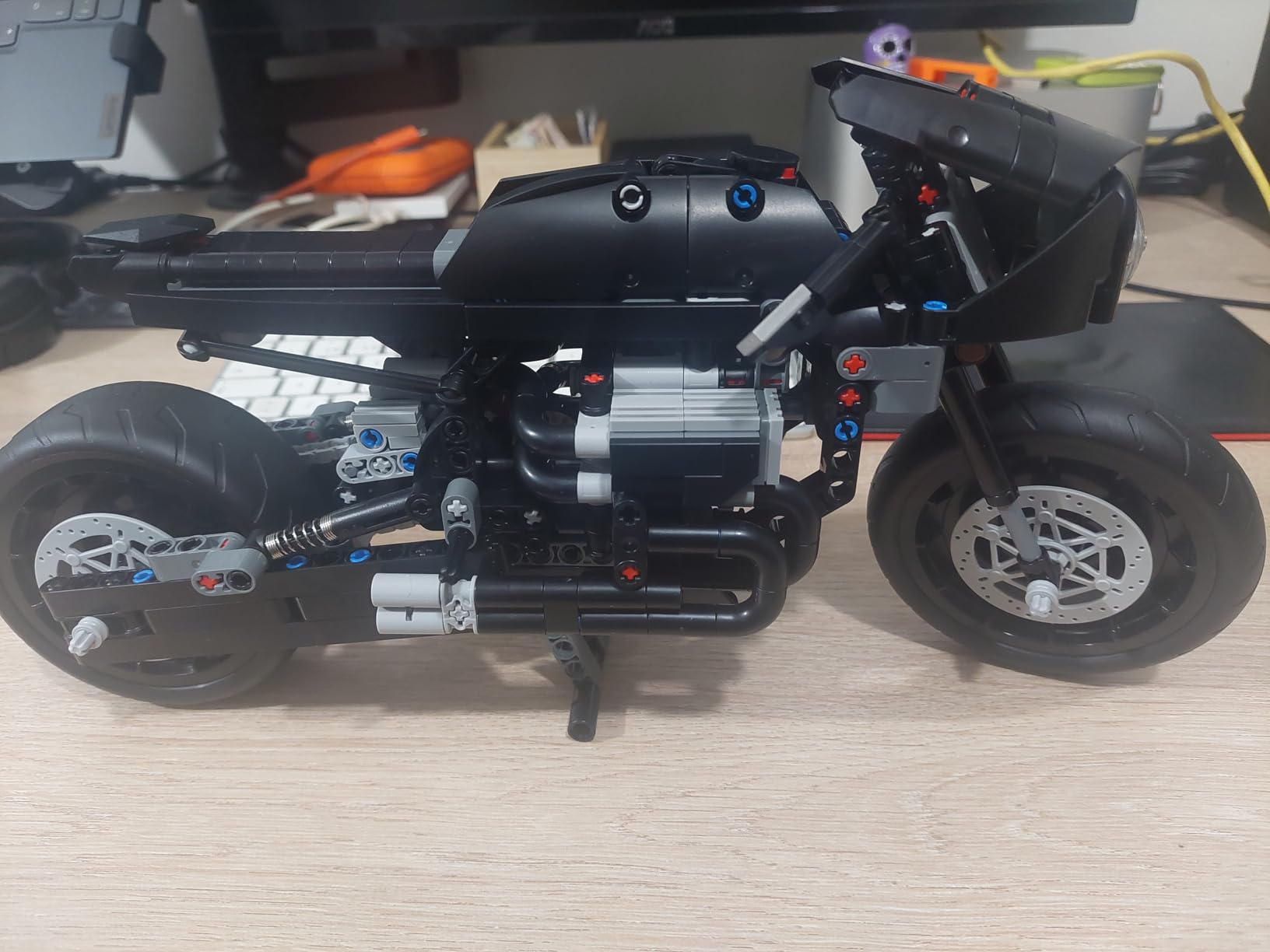 LEGO Technic The Batman - BATCYCLE Set 42155, Collectible Toy Motorcycle, Scale Model Building Kit of The Iconic Super Hero Bike from 2022 Movie customer photo 1