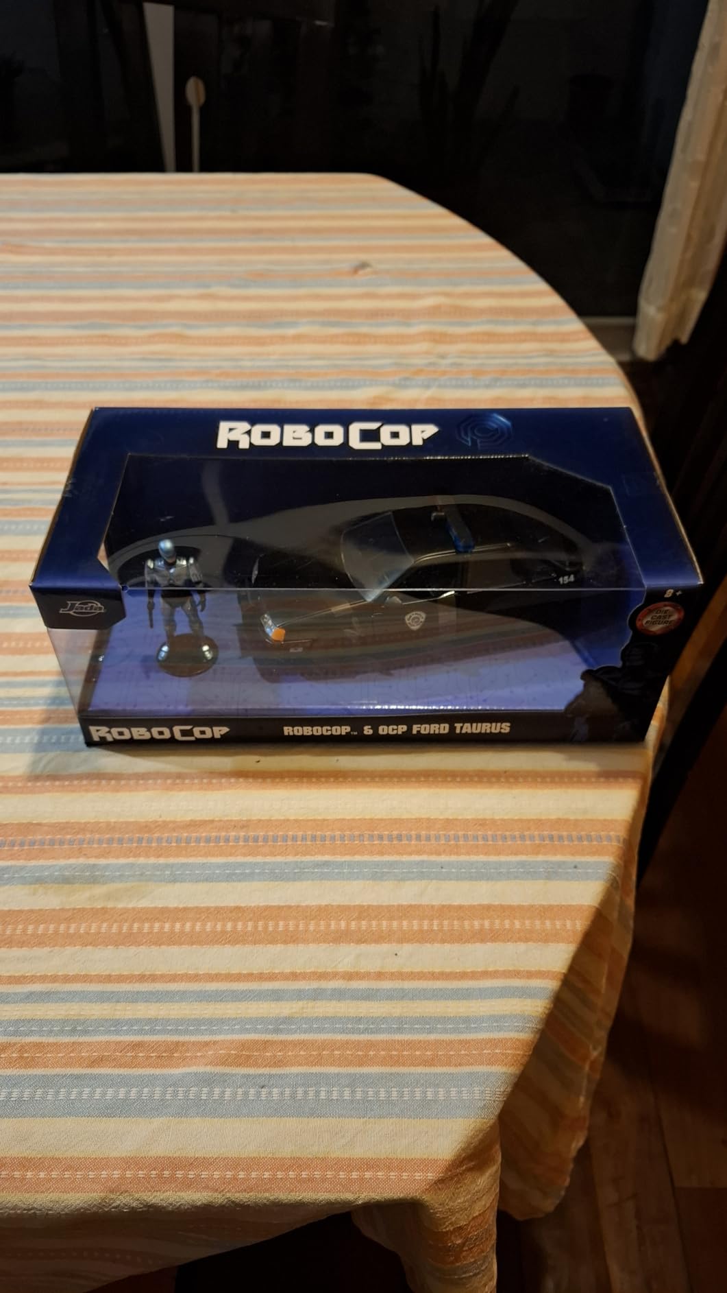 Robocop 35th Anniversary 1:24 OCP Ford Taurus Die-Cast Car & 2.75