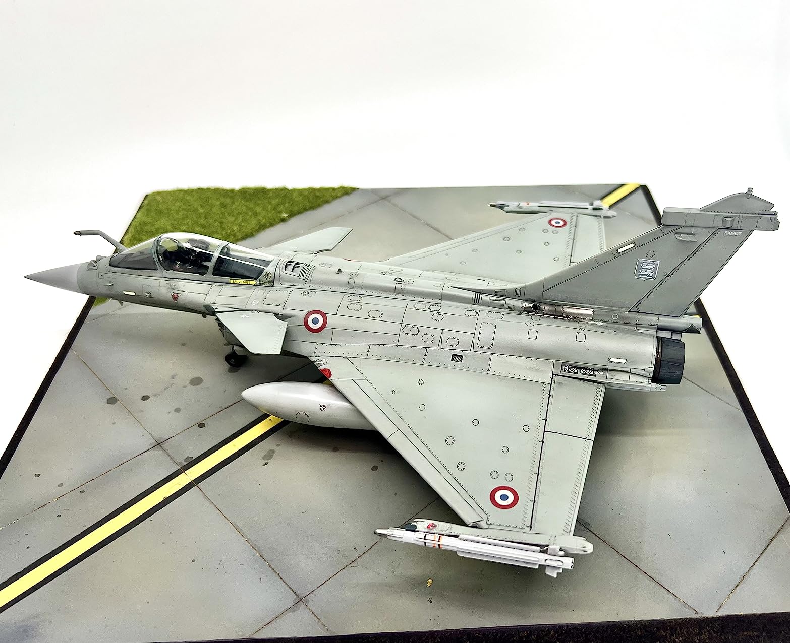 Revell 03813 Dassault Mirage 2000C 1:48 Scale Unbuilt/Unpainted Plastic Model Kit customer photo 2