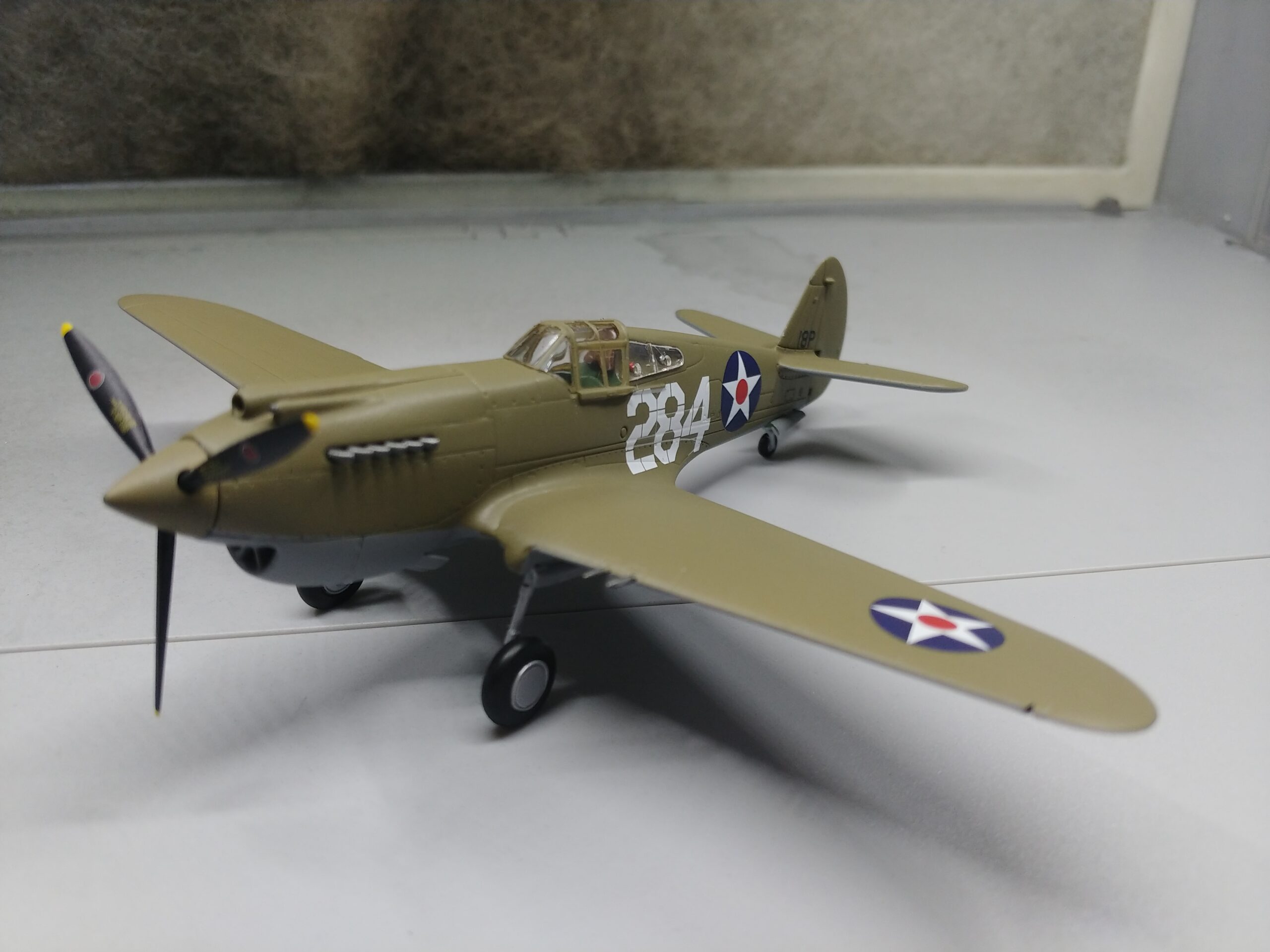 Airfix Model Airplane Kit Gift Set - A01004B North American P-51D Mustang, Plastic Plane Model Kits for Adults & Kids 14+, Skill Level 1, 1:72 Scale WW2 Military Aircraft Models for Beginners customer photo 2