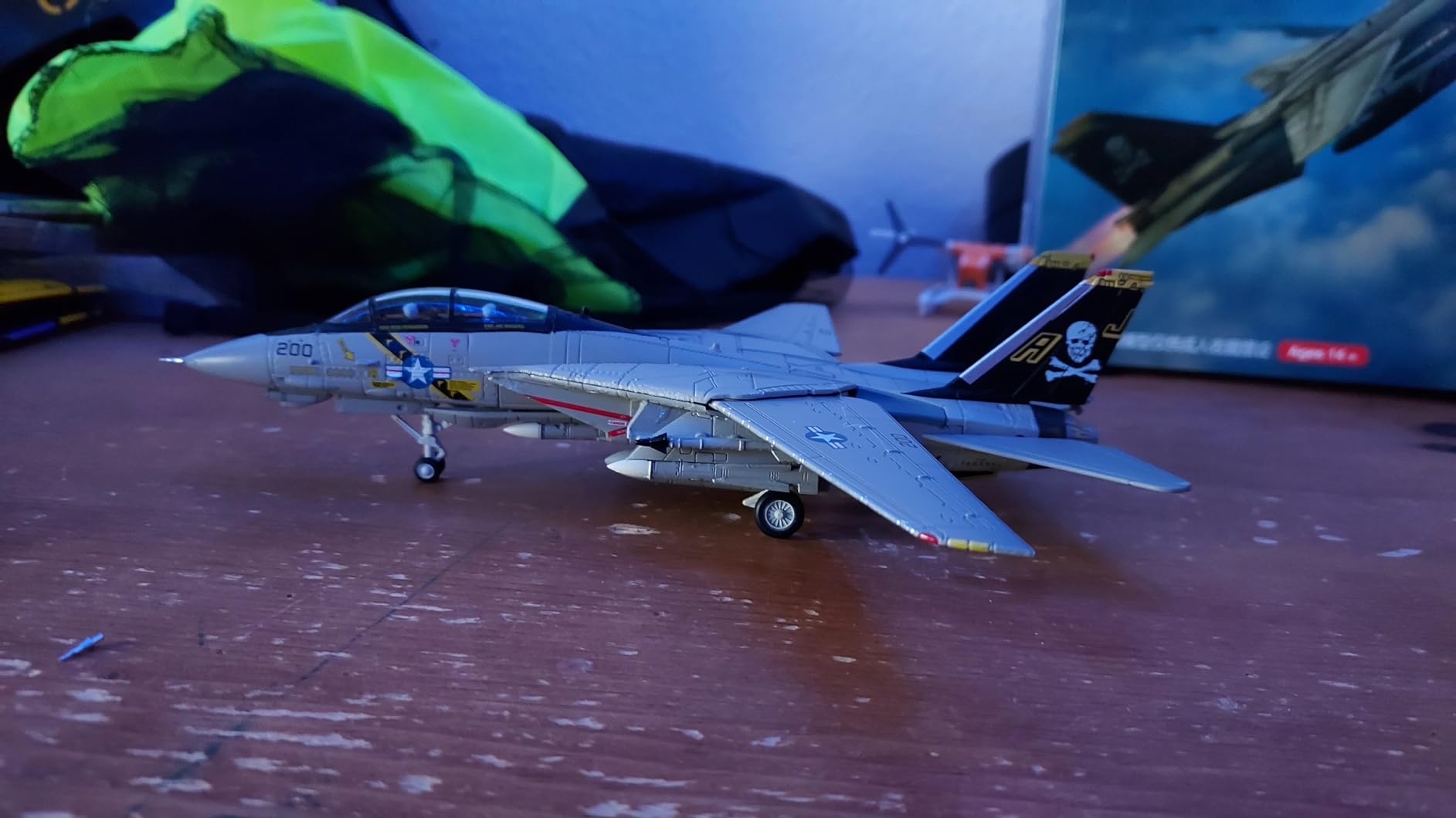 B-1B Lancer Fighter Attack Airplane Model 1/200 Military Aircraft Diecast Models customer photo 2