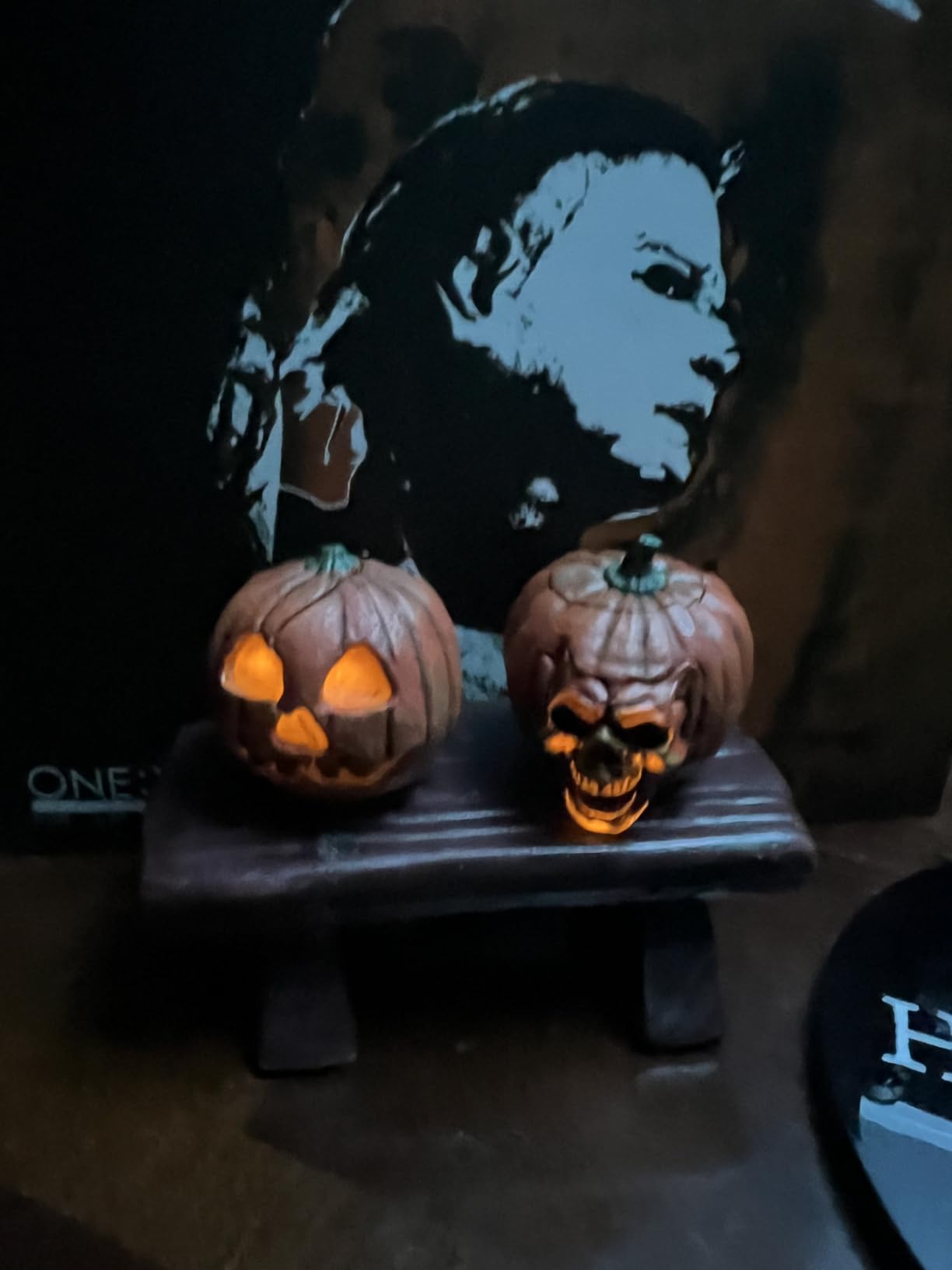 Mezco Toyz One:12 Collective Halloween II (1981): Michael Myers Figure customer photo 2