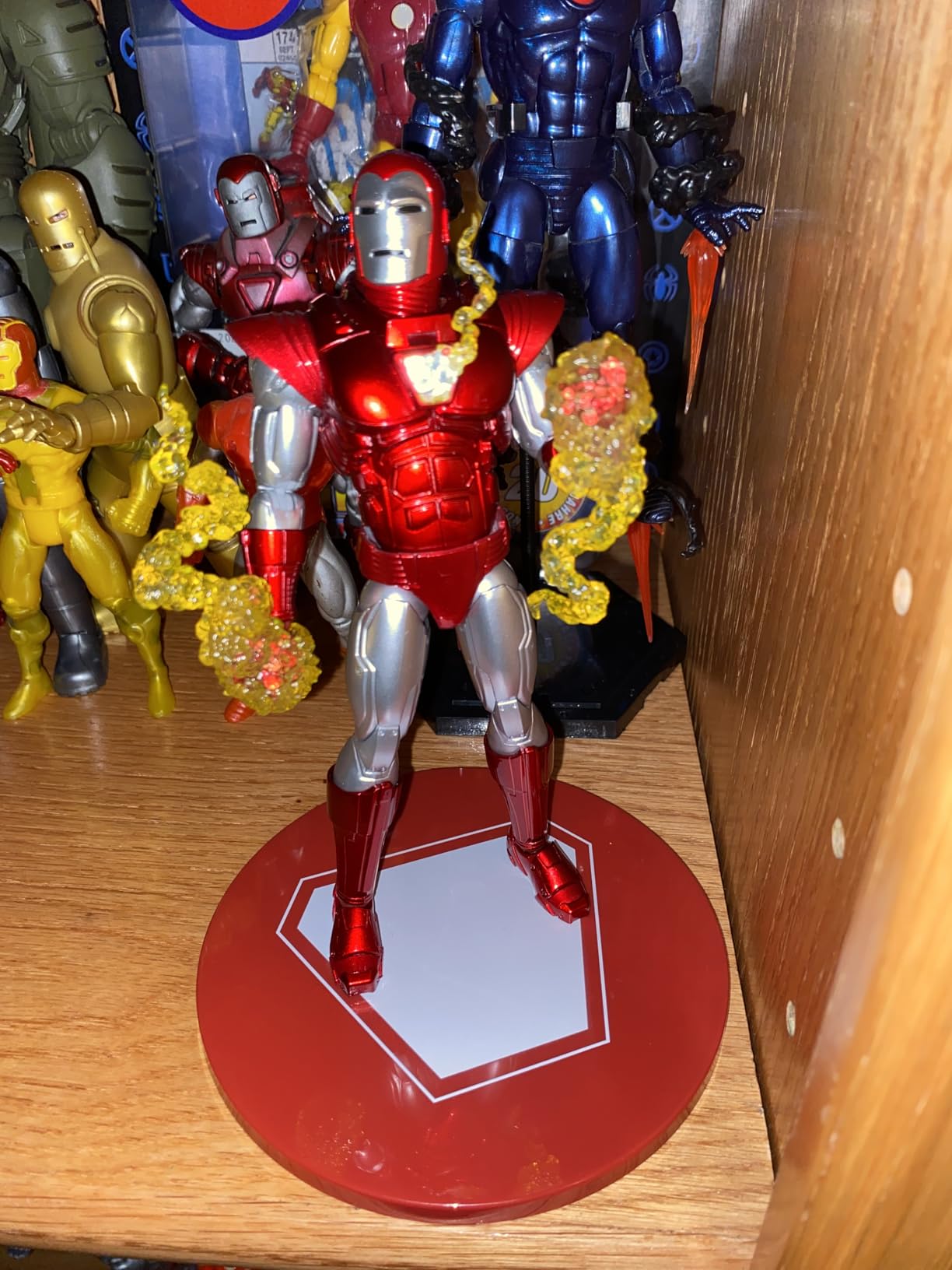 Mezco ONE:12 Collective Iron Man: Silver Centurion Action Figure customer photo 1