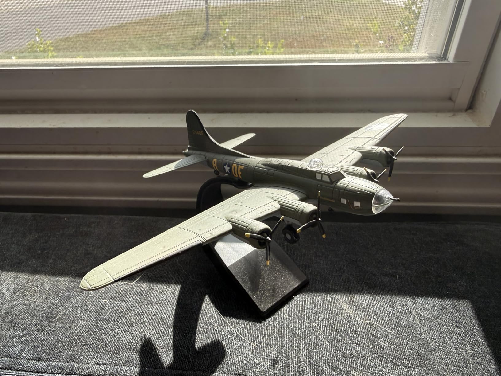A6M Zero Die-cast Airplanes-1/72 Scale Japanese Navy WWII Carrier Aircraft Fighter Jet Metal Aircraft Model for Collector, Aviation Enthusiast-Premium Collectiable with Display Stand customer photo 1