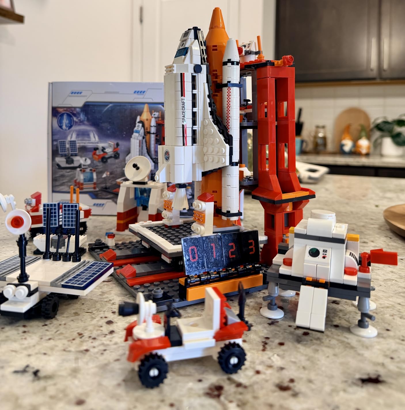 Sitodier Space Exploration Shuttle Toys for 8-12 and 8-14 Years Boys Kids, 1008pcs 7 Models Aerospace Building Set with Heavy Transport Rocket and Launcher customer photo 1