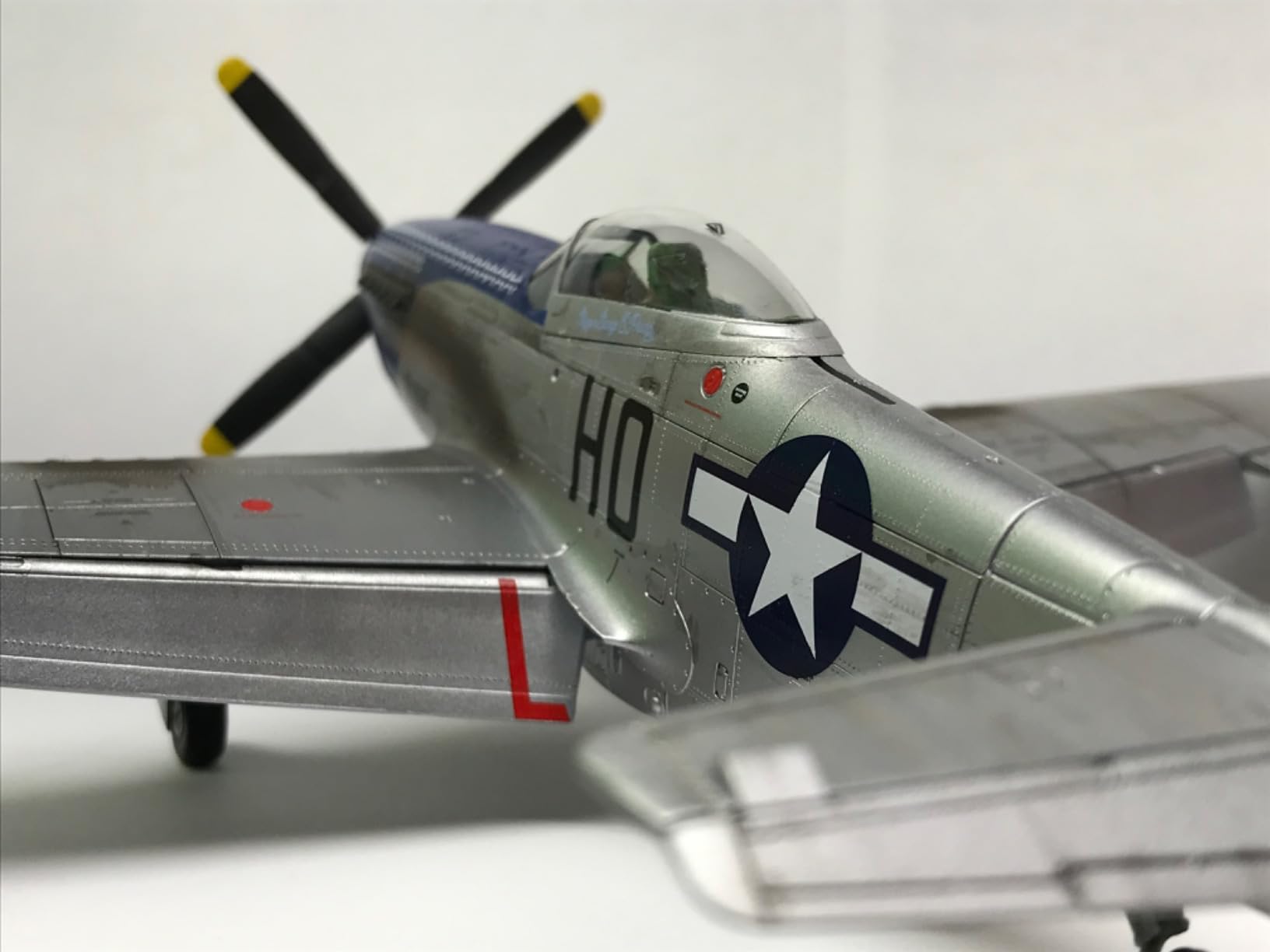 Airfix A06102A Supermarine Seafire F.XVII - 1:48 Scale RAF Naval Fighter Model Kit customer photo 1