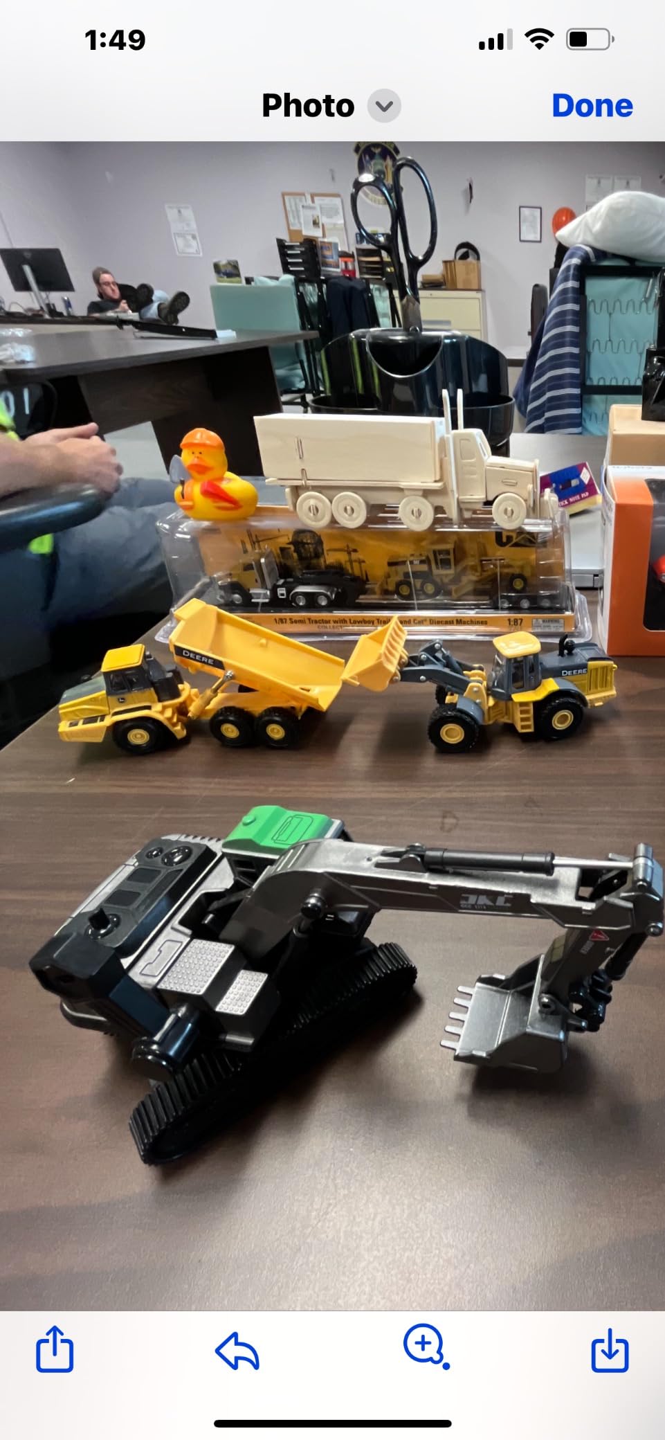 Diecast Masters | 1:87 Scale Cat CT660 Day Cab Tractor with Lowboy Trailer and Cat 163H Motor Grader | Model 84414 customer photo 1