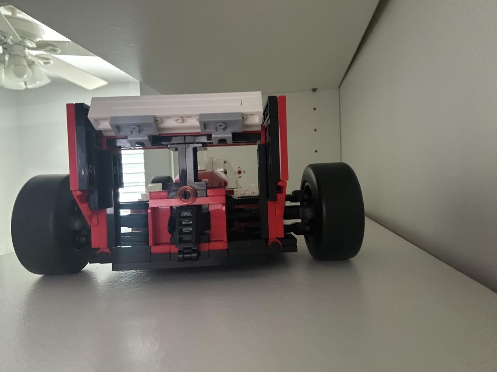 LEGO Icons McLaren MP4/4 & Ayrton Senna Minifigure Model Car Kit - Buildable F1 McLaren Set for Adults, Ages 18+ - 10330 customer photo 2