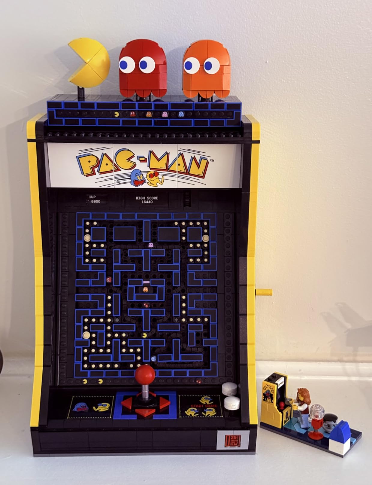 LEGO Icons PAC-Man Arcade Building Sets for Adults - Collectible Office, Shelf, or Bedroom Decor - Gifts for Men & Women - W/Moving Handle to Recreate Game - 10323 customer photo 1