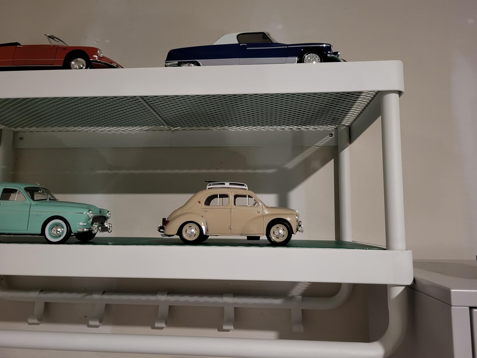 1:18 Renault 4CV Beige Tourterelle 1956 Diecast Model S1806605 customer photo 1