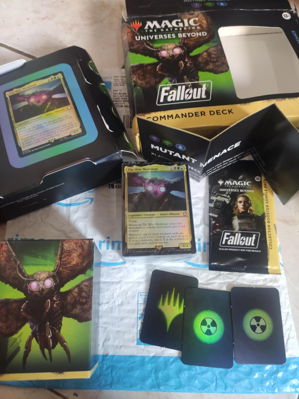 Magic: The Gathering Fallout Commander Deck - Science! (100-Card Deck, 2-Card Collector Booster Sample Pack + Accessories) customer photo 2