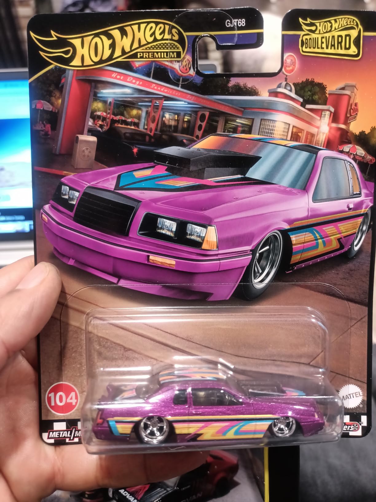 Hot Wheels Premium Boulevard Die-Cast '86 Ford Thunderbird Pro Stock, Metal, 1:64 Scale Model customer photo 1