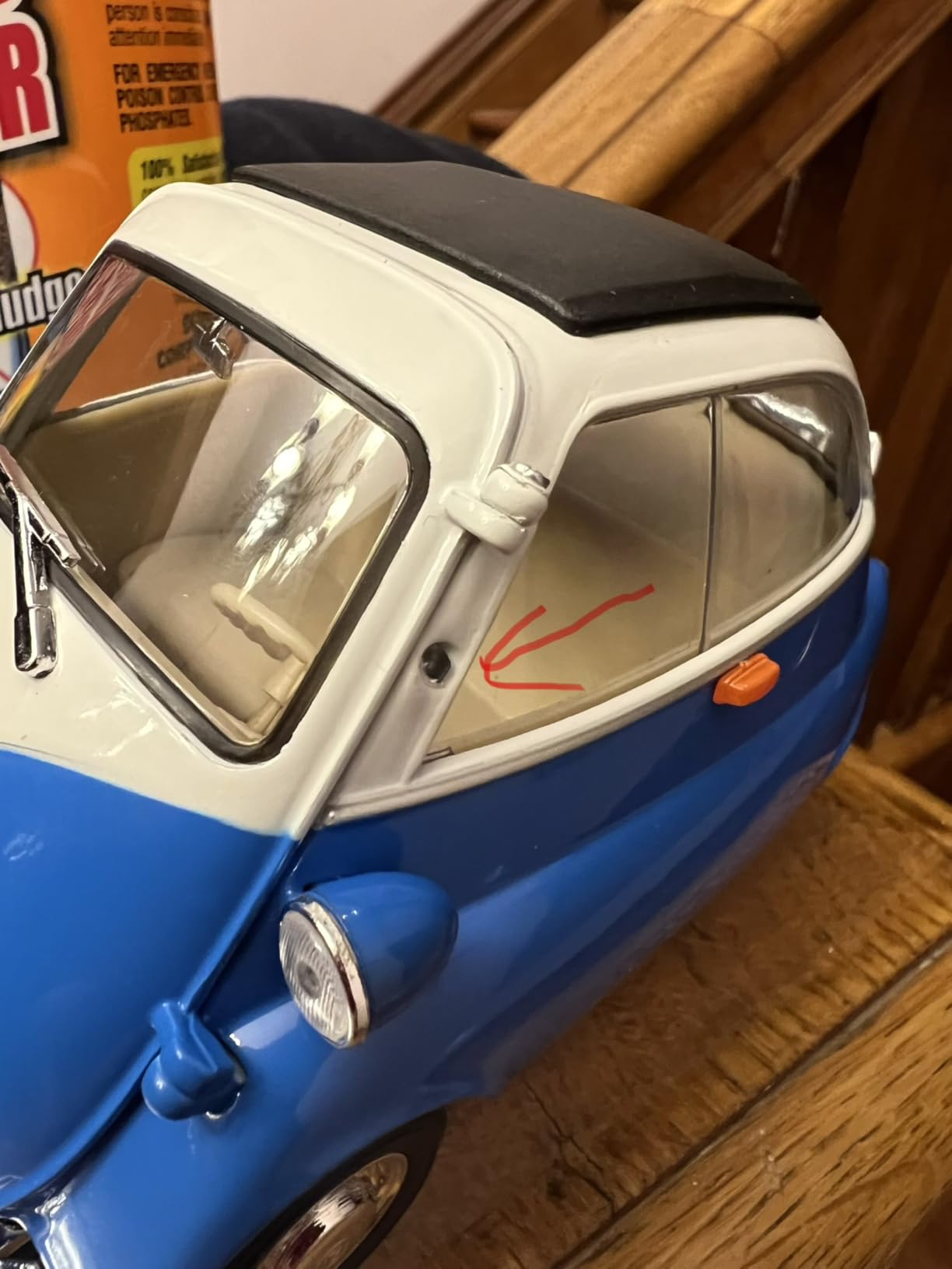 Isetta Blue and White NEX Models 1/18 Diecast Model Car by Welly 24096bl customer photo 1