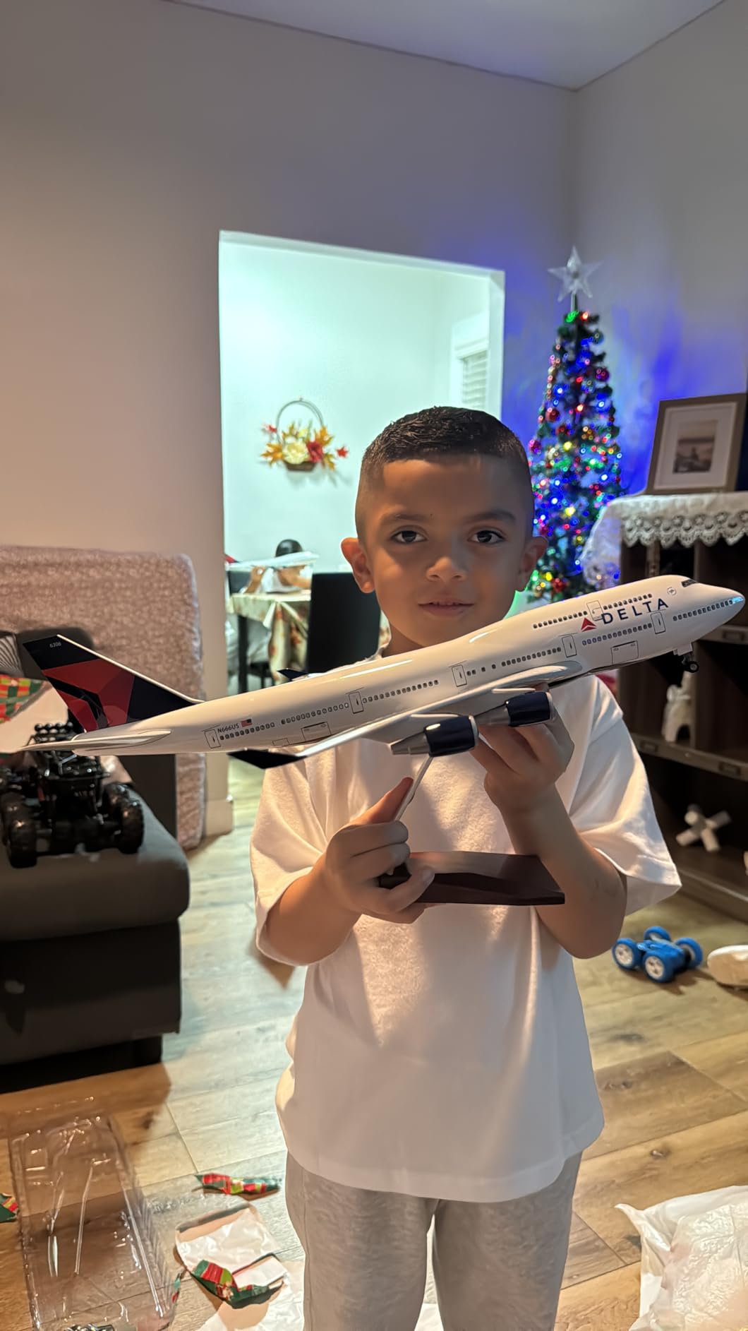747 1/160 Large Scale Airplane Model 18-inch for Boeing 747 Prebuilt Airplane Model with Stand for Aviation Enthusiasts Gifts customer photo 2