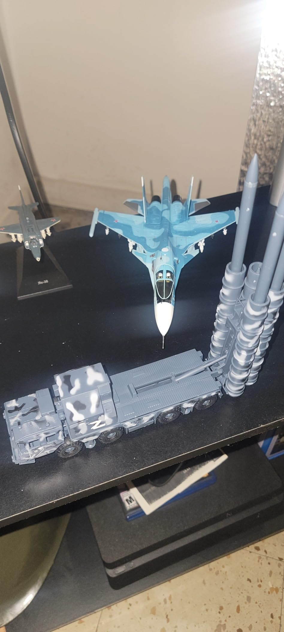 HANGHANG 1:100 Military Model Plane SU-34 Fullback Alloy Fighter Plane Model customer photo 1