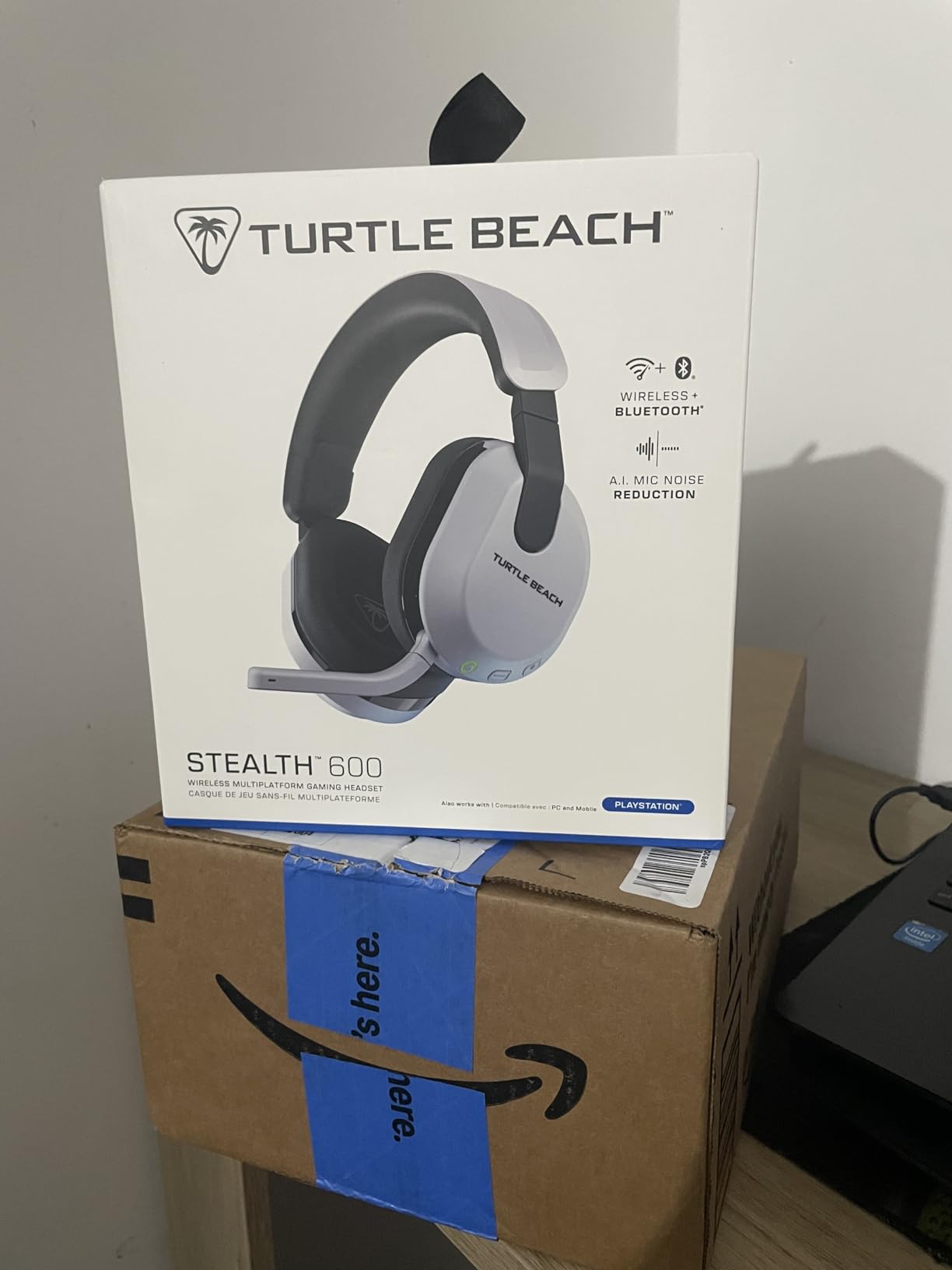 Turtle Beach Stealth 600 Wireless Multiplatform Amplified Gaming Headset for PS5, PS4, PC, & Mobile - Bluetooth, 80-Hr Battery, Noise-Cancelling Flip-to-Mute Mic, 50mm Speakers - Black customer photo 1