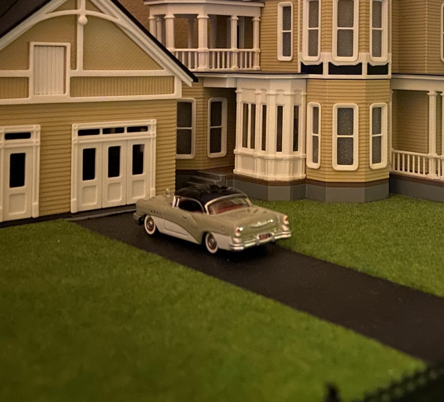 Oxford Diecast 1955 Century Windsor Gray and Dover White with Carlsbad Black Top 1/87 (HO) Scale Diecast Model Car 87BC55007 customer photo 1
