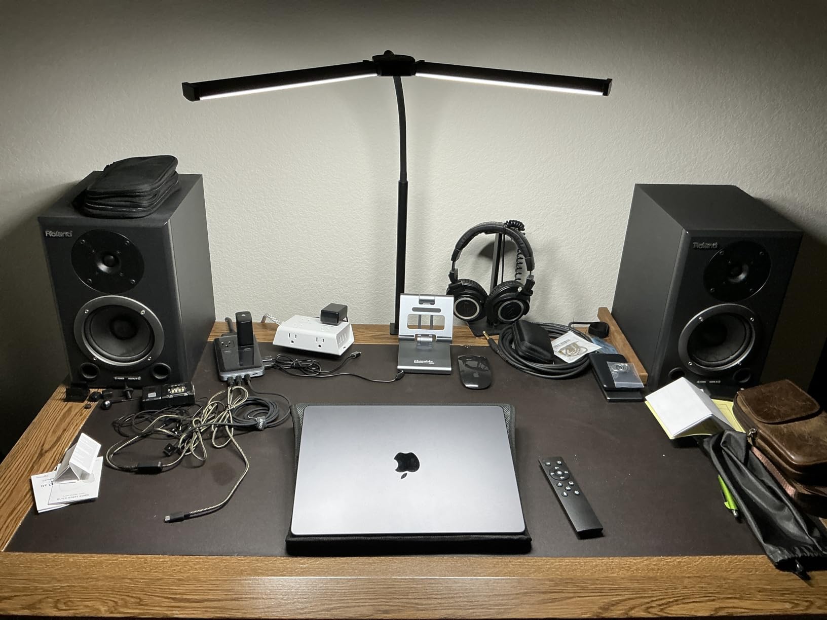 Motumen Led Desk Lamp for Home Office, Eye-Care Architect Light with Clamp, Smart Double Head Computer Monitor Table Clip Lamp, Adjustable Flexible Goose-Neck, 25 Lighting Models customer photo 1