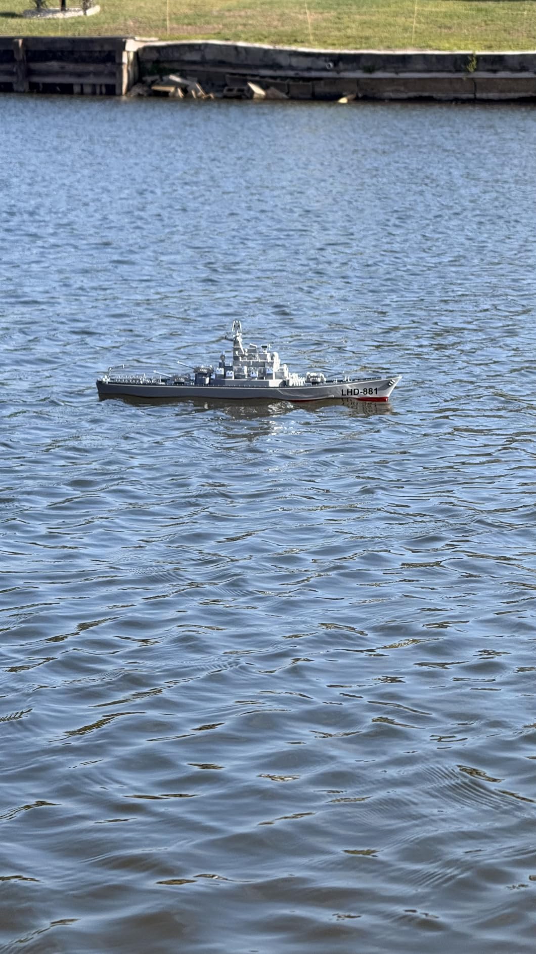 GoolRC Remote Control Warship RC Military Battleship, 1:390 Scale Remote Control Boat for Lakes and Rivers, 2.4GHz RC Armed Cruiser Boat Model with Low Battery Alarm and 3 Batteries for Adults customer photo 1